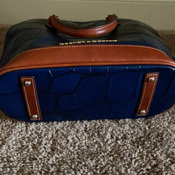 Dooney&bourke purse - Picture 3 of 9